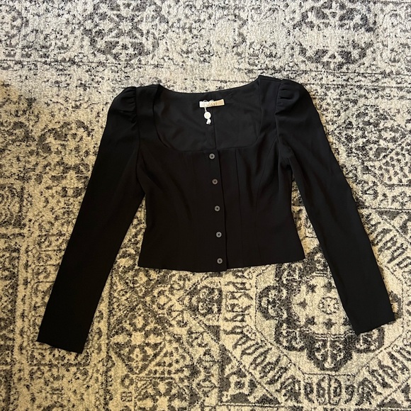 NWOT WAYF Unforgettable Long Sleeve Puff Shoulder Top - Black - Picture 2 of 9